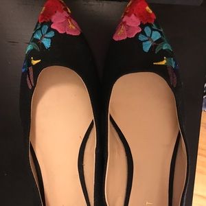 Nine West Embroidered Flats